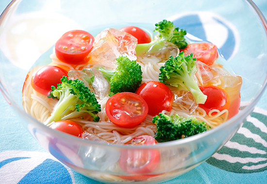 ミニトマトとブロッコリーのぶっかけ麺