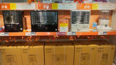 電気のいらない石油ストーブ入荷しています。