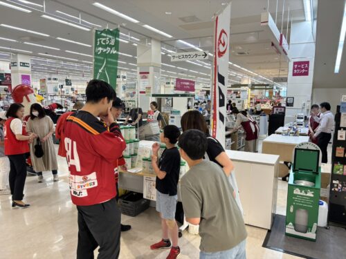 ＪＡＬと共同で廃食油リサイクルプロジェクトを新たに６店舗で開始