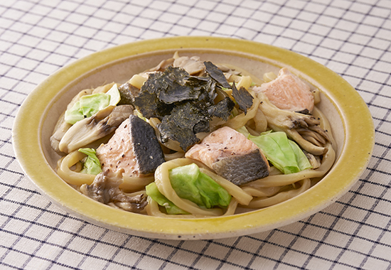 秋鮭と舞茸のバター醤油うどん