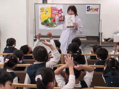 イオン湯川店、マックスバリュ若松店、マックスバリュ澄川町店で食育体験学習「5 A DAY たべるのおはなし教室」を開催