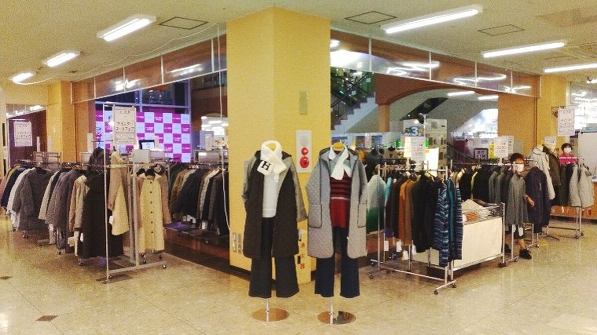 婦人ファッションブランドショップ　エスカ　ウインターコートフェア