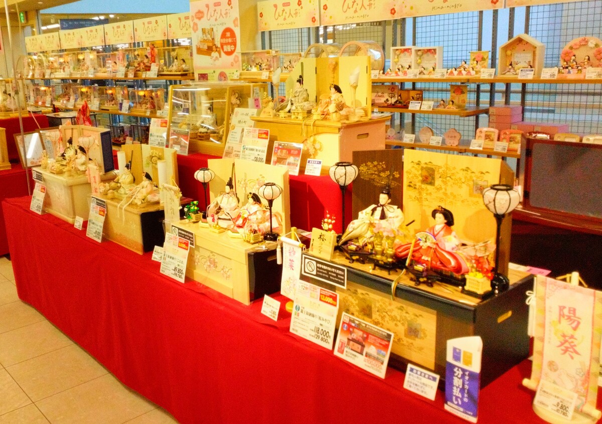 3月3日はひな祭り🎎　ひな人形展示会　開催中!