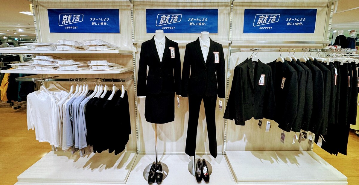 リクルートスーツ入荷しました♪