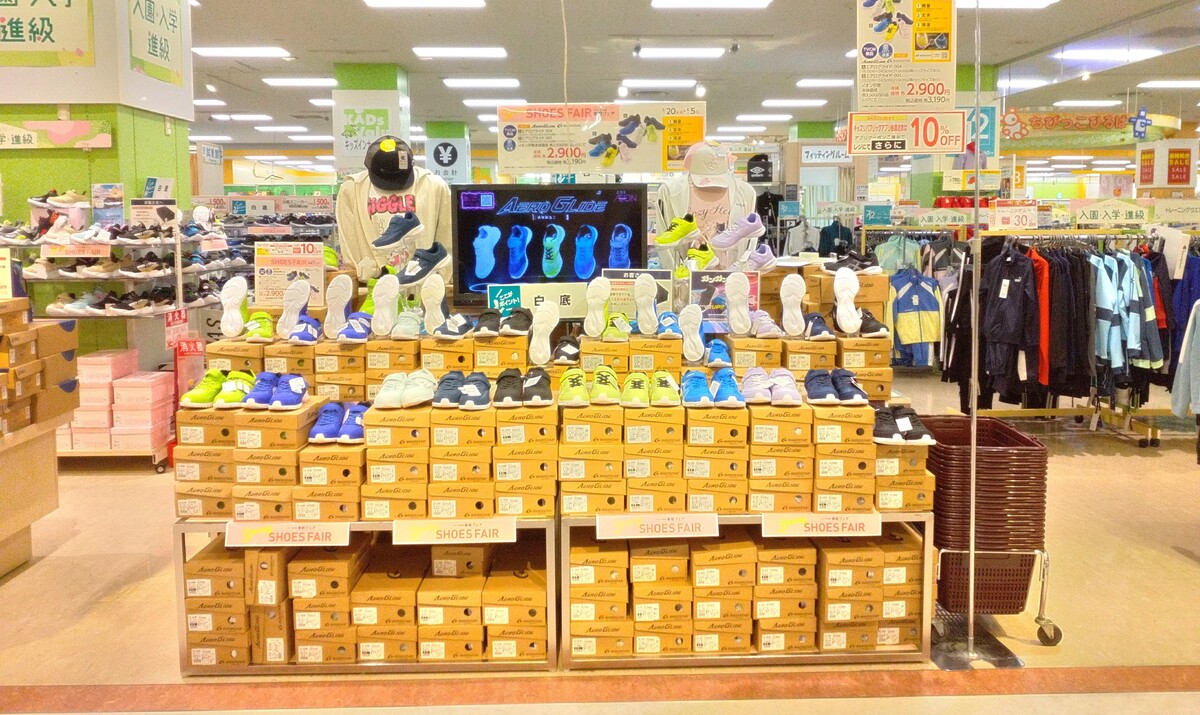 4/5（日）まで春靴フェア開催中！