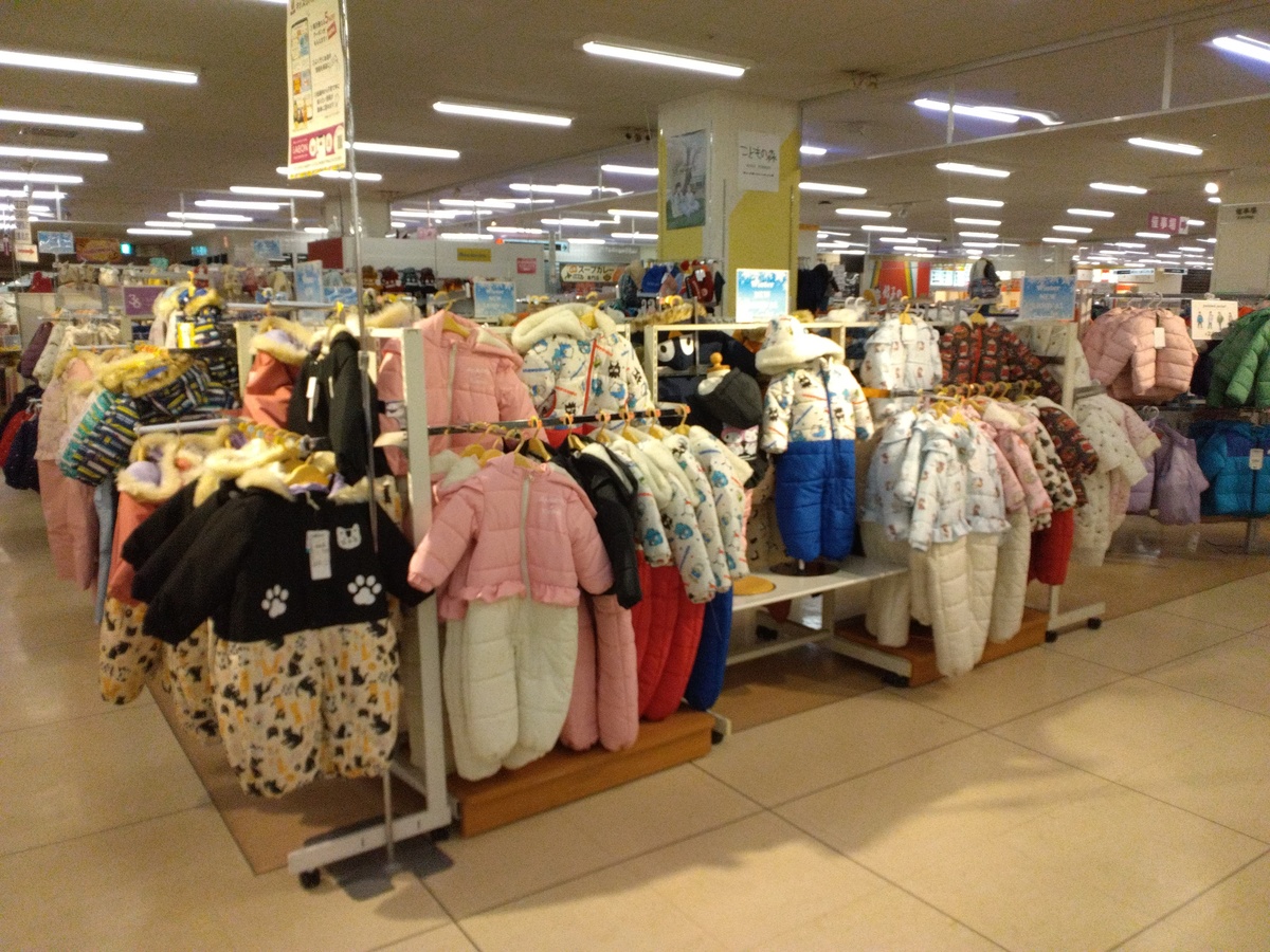 キッズ売場の冬支度！